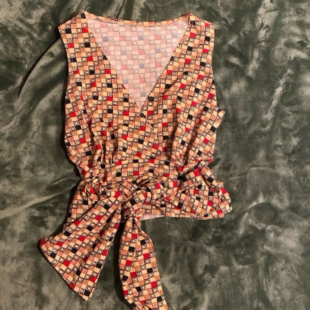 Crop tie waist top
